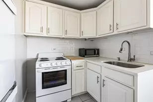 3110 N Sheridan Rd, Chicago, IL 60657 - Photo 11