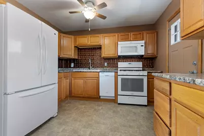 2120 Coronet Road, Loves Park, IL 61111 - Photo 5