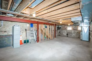 10433 S Corliss Ave, Chicago, IL 60628 - Photo 17