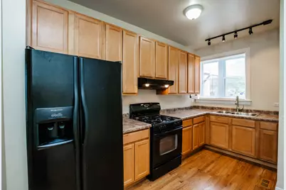 10433 S Corliss Avenue, Chicago, IL 60628 - Photo 3
