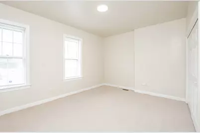 10433 S Corliss Avenue, Chicago, IL 60628 - Photo 11
