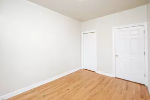 10433 S Corliss Ave, Chicago, IL 60628 - Photo 9