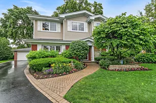404 Sunset Dr, Wilmette, IL 60091 - Photo 3