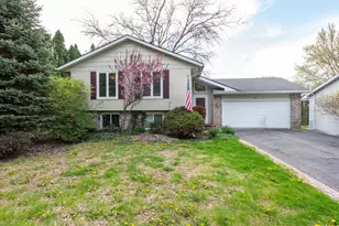 814 Holdridge Ave, Winthrop Harbor, IL 60096 - Photo 1