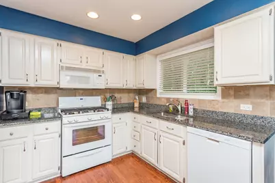 814 Holdridge Avenue, Winthrop Harbor, IL 60096 - Photo 9