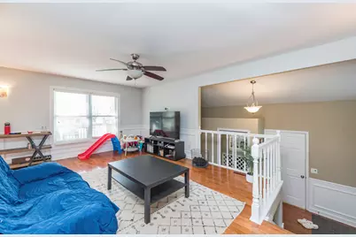 814 Holdridge Avenue, Winthrop Harbor, IL 60096 - Photo 7
