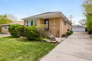 2711 Maple Ave, Brookfield, IL 60513 - Photo 1