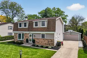 453 S Park St, Westmont, IL 60559 - Photo 1