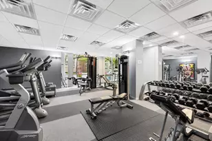 2930 N Sheridan Rd, Chicago, IL 60657 - Photo 25