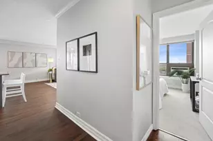 2930 N Sheridan Rd, Chicago, IL 60657 - Photo 3
