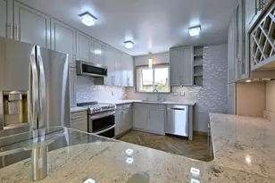 9442 Bay Colony Dr, Des Plaines, IL 60016 - Photo 3