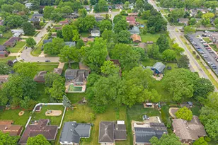 16 Green Ridge Rd, Elgin, IL 60120 - Photo 9