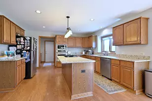 5681 River Park Dr, Libertyville, IL 60048 - Photo 15