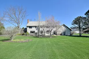 5681 River Park Dr, Libertyville, IL 60048 - Photo 47