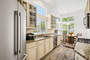 1058 Providence Ln, Buffalo Grove, IL 60089 - Photo 9