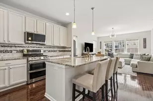 33 N Lincoln Ln, Arlington Heights, IL 60004 - Photo 7