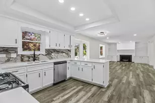 2490 Lakeside Dr, Aurora, IL 60504 - Photo 5