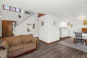 714 Eletson Dr, Crystal Lake, IL 60014 - Photo 5