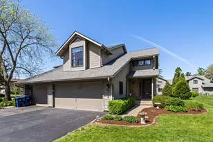 714 Eletson Dr, Crystal Lake, IL 60014 - Photo 1