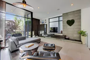 2050 W Huron St, Chicago, IL 60612 - Photo 9