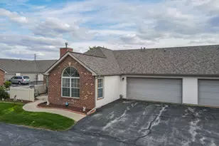 405 Stonegate Way, Manteno, IL 60950 - Photo 3