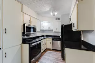 1620 Richmond Cir, Joliet, IL 60435 - Photo 3