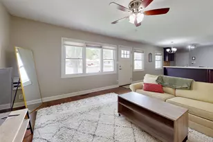305 Cedar Ct, Streamwood, IL 60107 - Photo 3