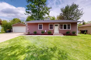 305 Cedar Ct, Streamwood, IL 60107 - Photo 1