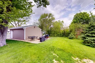 305 Cedar Ct, Streamwood, IL 60107 - Photo 17
