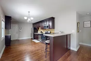 305 Cedar Ct, Streamwood, IL 60107 - Photo 5