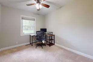 305 Cedar Ct, Streamwood, IL 60107 - Photo 11