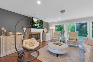 15 Devonshire Dr, Oak Brook, IL 60523 - Photo 9