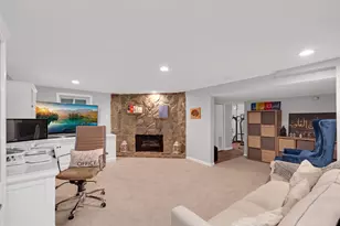 15 Devonshire Dr, Oak Brook, IL 60523 - Photo 29