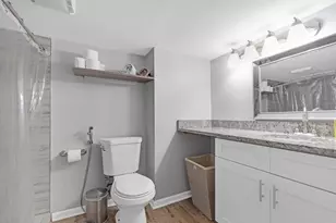 15 Devonshire Dr, Oak Brook, IL 60523 - Photo 33