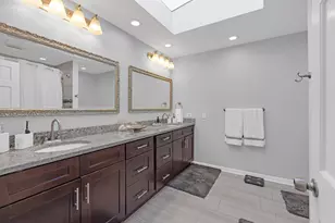15 Devonshire Dr, Oak Brook, IL 60523 - Photo 19