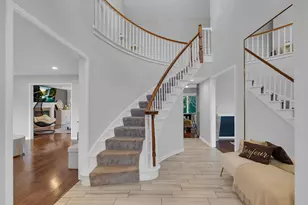15 Devonshire Dr, Oak Brook, IL 60523 - Photo 5