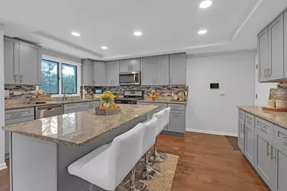 15 Devonshire Drive, Oak Brook, IL 60523 - Photo 13
