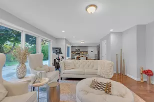 15 Devonshire Dr, Oak Brook, IL 60523 - Photo 15