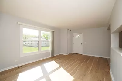 223 Harvest Court, Vernon Hills, IL 60061 - Photo 3