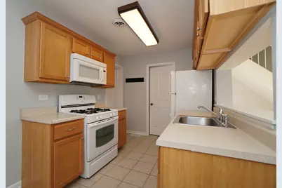 223 Harvest Court, Vernon Hills, IL 60061 - Photo 7