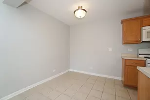 223 Harvest Ct, Vernon Hills, IL 60061 - Photo 5