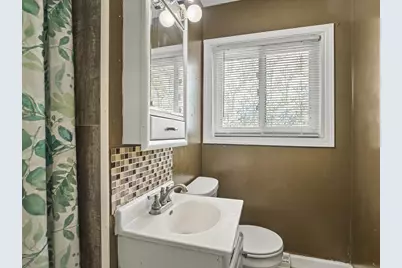 1270 W Staver Street, Freeport, IL 61032 - Photo 13