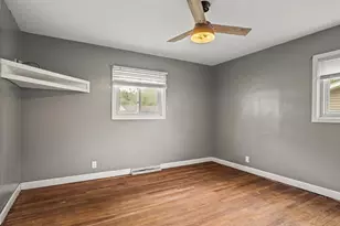 1270 W Staver St, Freeport, IL 61032 - Photo 11
