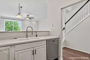 606 Hartford Ct, Oswego, IL 60543 - Photo 9