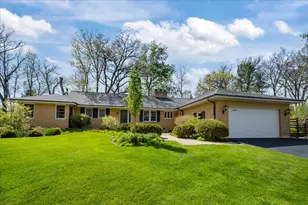 1060 Oak Knoll Dr, Lake Forest, IL 60045 - Photo 1