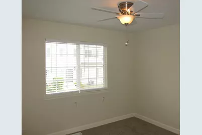 32461 N Rushmore Avenue, Lakemoor, IL 60051 - Photo 17