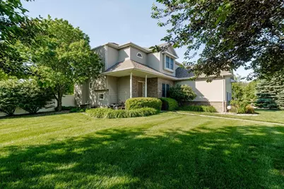 102 Meadowland Drive, Lexington, IL 61753 - Photo 3