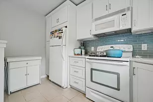 528 Chester Ave, Danville, IL 61832 - Photo 11