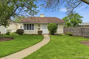 25 Garden Dr, Montgomery, IL 60538 - Photo 1