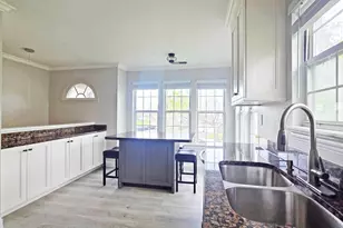 2012 Quaker Hollow Ln, Streamwood, IL 60107 - Photo 7